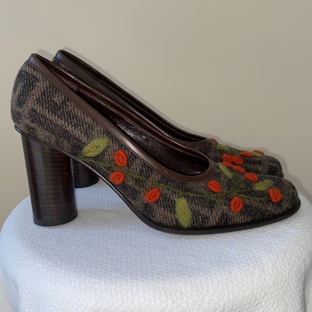 Rare Vintage Fendi FF logo Pumps 8.5